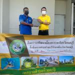 ร่วมกันจัดเก็บขยะข้างทางและป้ายประชาสัมพันธ์ที่กีดขวางการจรา
